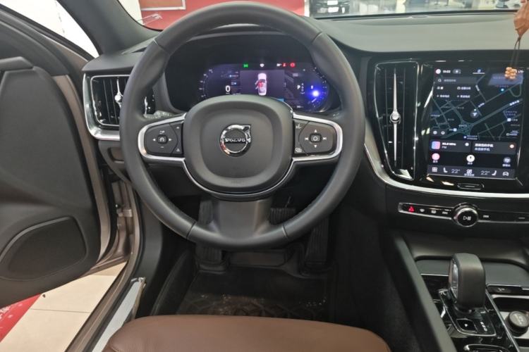 Used Volvo S60 2024 B4 Zhiyi Luxury Edition Steering Wheel