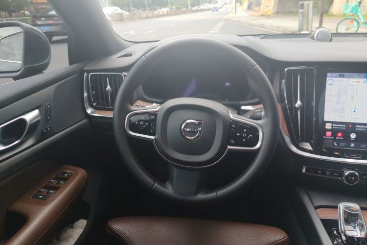 Used Volvo S60 2024 B4 Zhiyuan Luxury Edition Steering Wheel