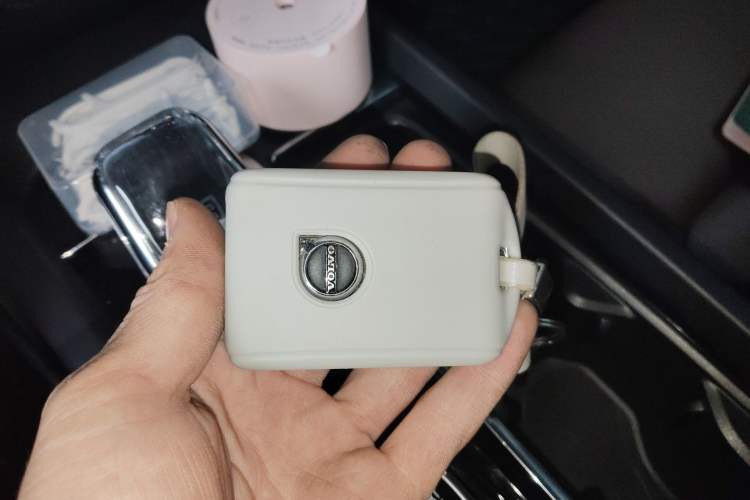 Used Volvo S60 2024 B4 Zhiyi Luxury Edition Vehicle Key