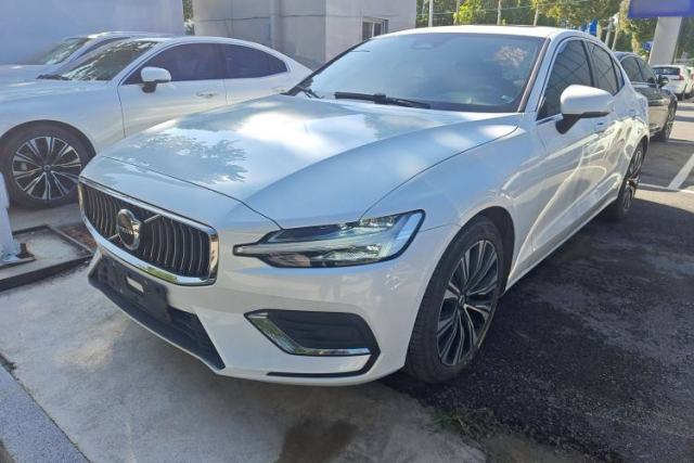 Used Volvo S60 2024 B4 Zhiyuan Luxury Edition