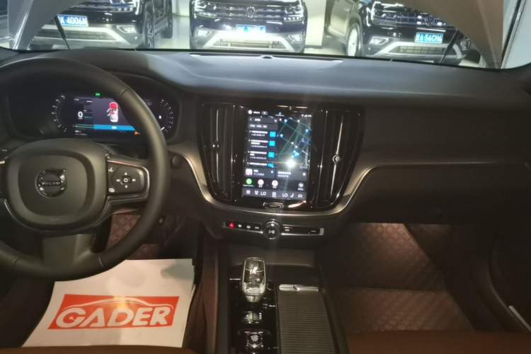 Used Volvo S60 2024 B4 Zhiyi Luxury Edition Audio And AC Panel