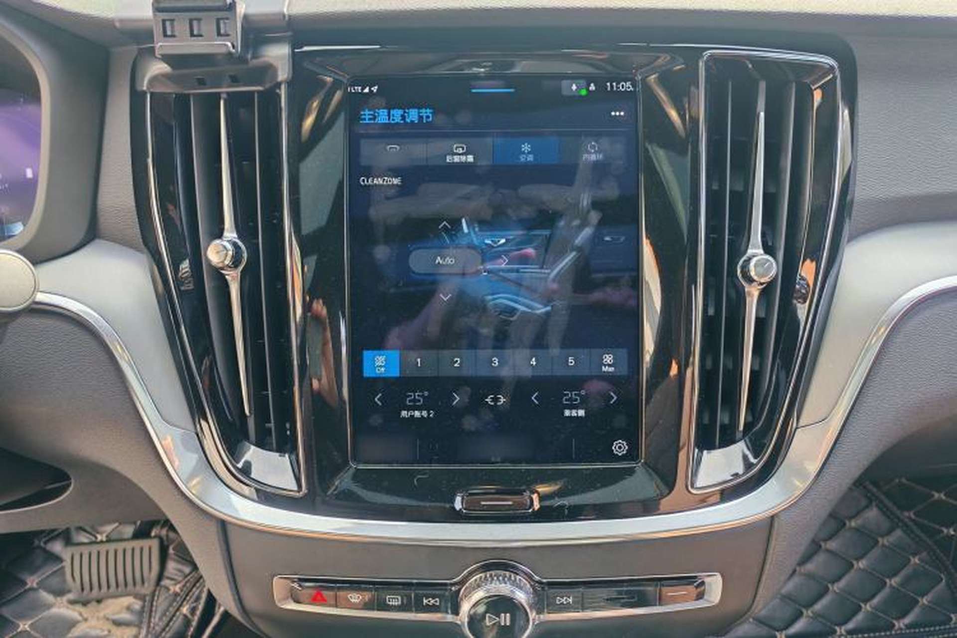 Used Volvo S60 2024 B4 Zhiyi Luxury Edition Audio And AC Panel