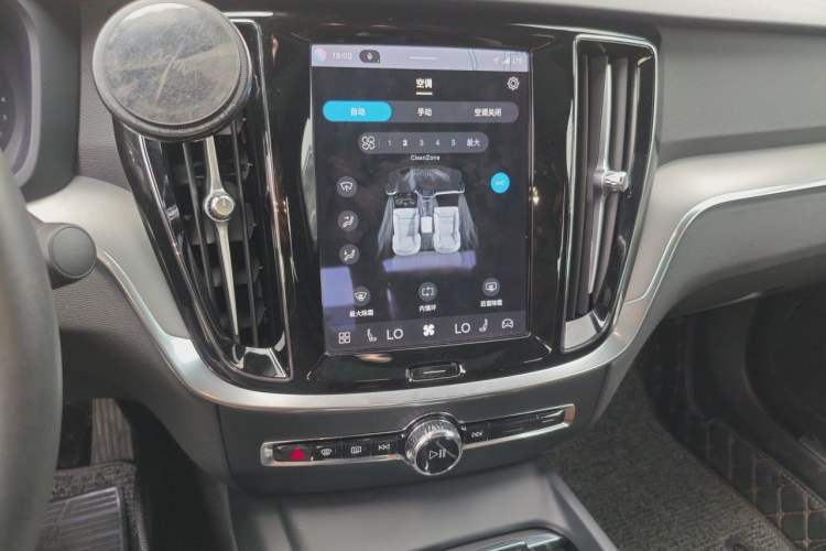 Used Volvo S60 2024 B4 Zhiyi Luxury Edition Audio And AC Panel