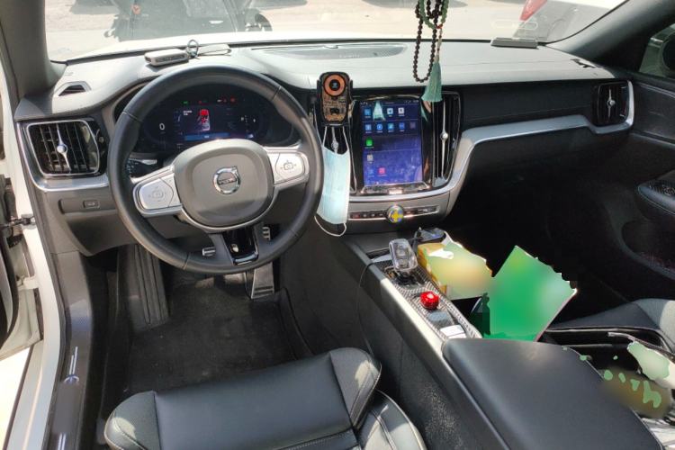 Used Volvo S60 2024 B5 Zhiya Sport Edition Center Console