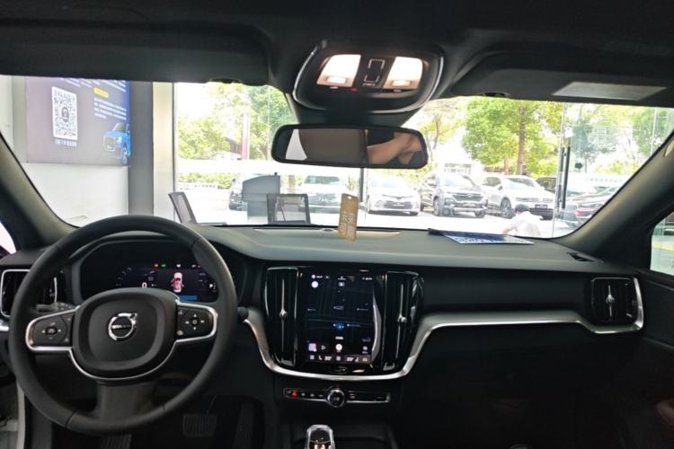 Used Volvo S60 2024 B4 Zhiyi Luxury Edition Center Console