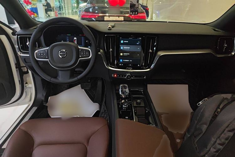 Used Volvo S60 2024 B4 Zhiyi Luxury Edition Center Console