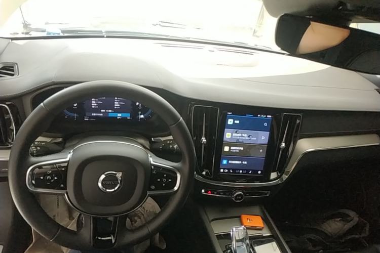 Used Volvo S60 2024 B5 Zhiya Sport Edition Center Console
