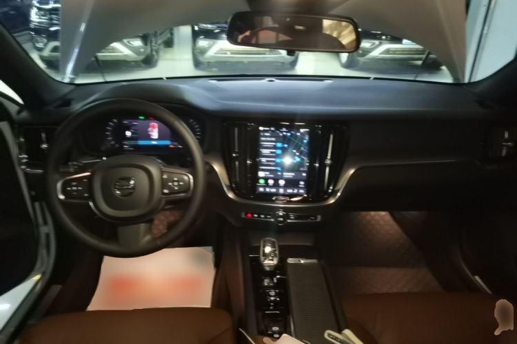 Used Volvo S60 2024 B4 Zhiyi Luxury Edition Center Console