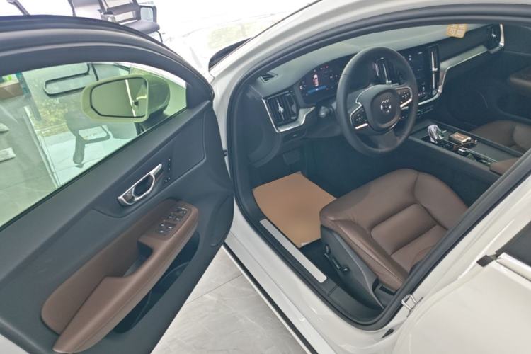 Used Volvo S60 2024 B4 Zhiyi Luxury Edition Driver Seat