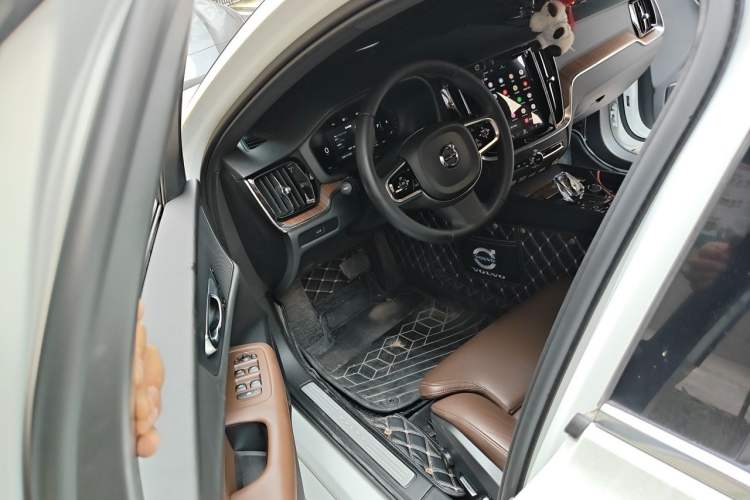 Used Volvo S60 2024 B4 Zhiyuan Luxury Edition Driver Seat