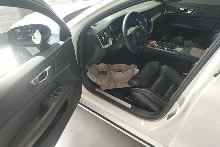 Used Volvo S60 2024 B5 Zhiya Sport Edition Driver Seat