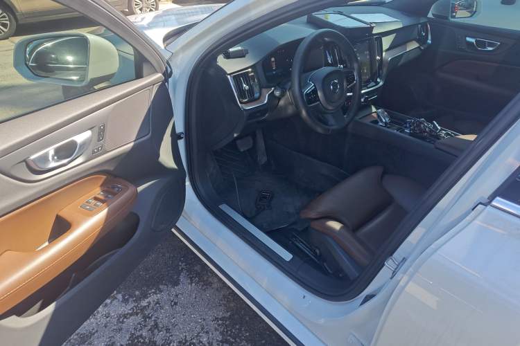 Used Volvo S60 2024 B4 Zhiyuan Luxury Edition Driver Seat