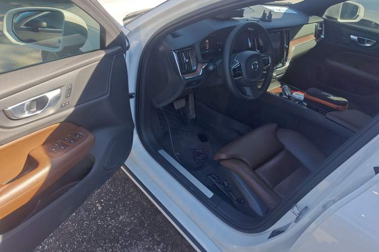 Used Volvo S60 2024 B4 Zhiyuan Luxury Edition Driver Seat