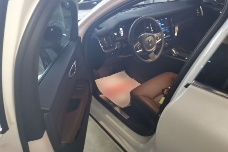 Used Volvo S60 2024 B4 Zhiyi Luxury Edition Driver Seat