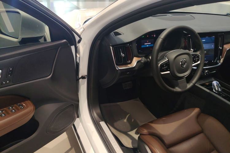 Used Volvo S60 2024 B4 Zhiyuan Luxury Edition Driver Seat