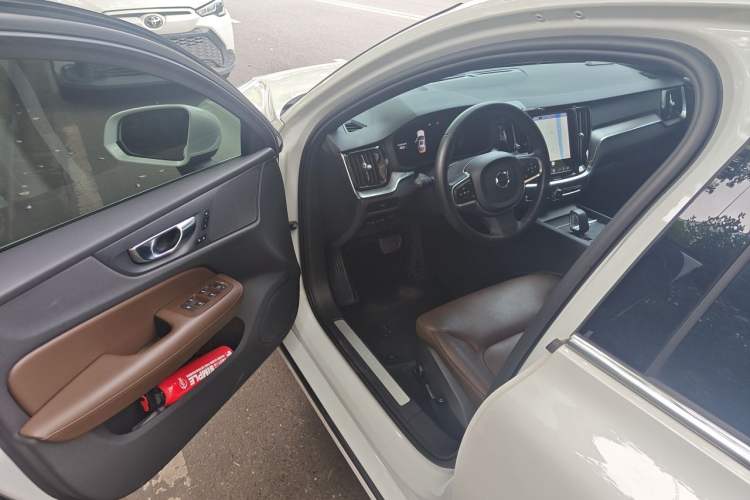 Used Volvo S60 2024 B4 Zhiyi Luxury Edition Driver Seat