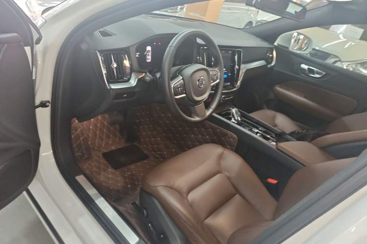 Used Volvo S60 2024 B4 Zhiyi Luxury Edition Driver Seat