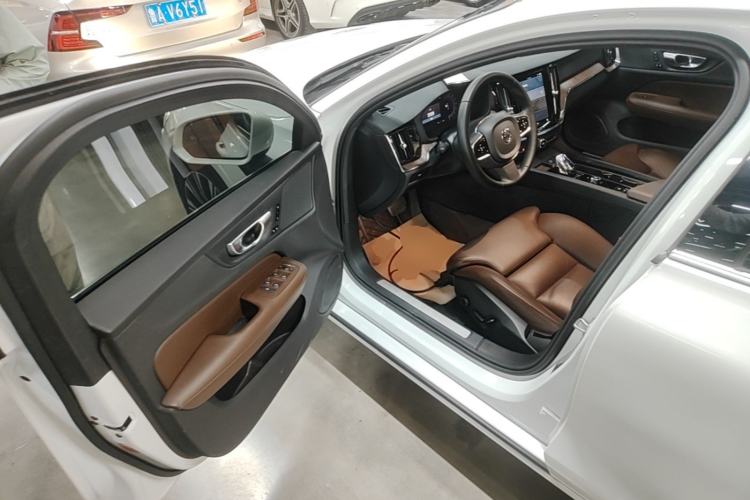 Used Volvo S60 2024 B4 Zhiyuan Luxury Edition Driver Seat