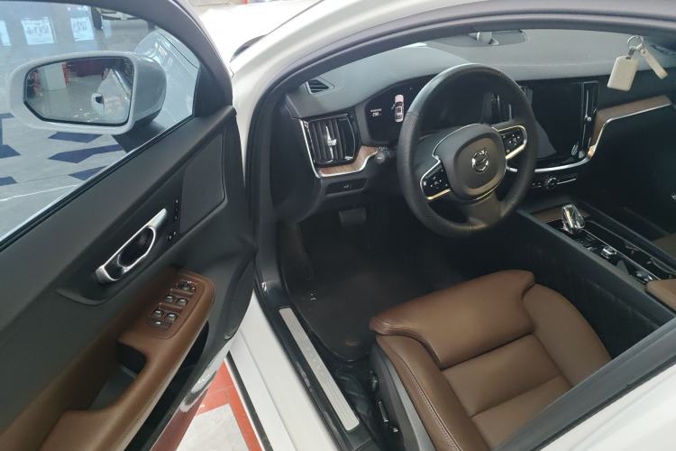 Used Volvo S60 2024 B4 Zhiyuan Luxury Edition Driver Seat