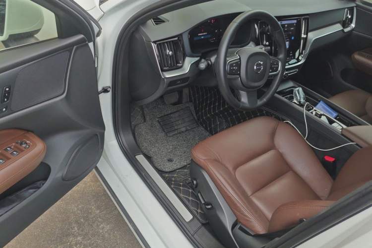 Used Volvo S60 2024 B4 Zhiyi Luxury Edition Driver Seat