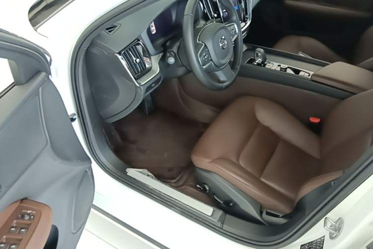 Used Volvo S60 2024 B4 Zhiyi Luxury Edition Driver Seat