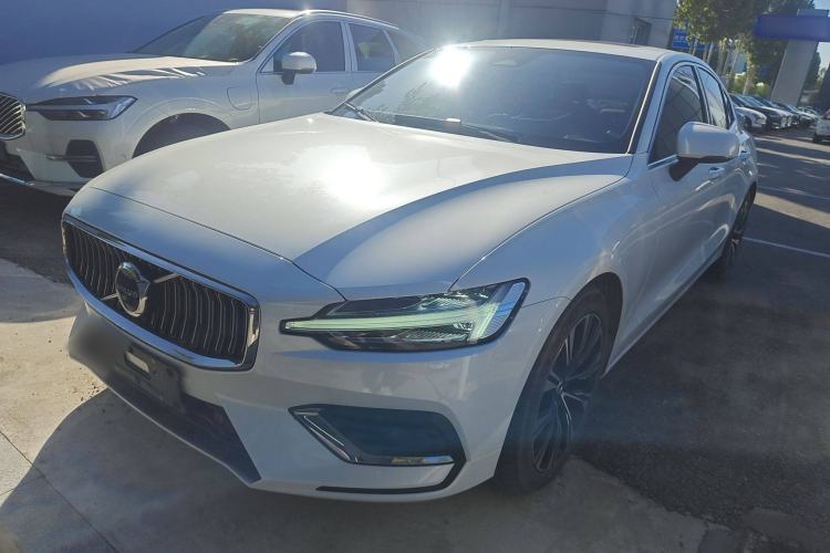 Used Volvo S60 2024 B4 Zhiyuan Luxury Edition Guazi used car, China used car export, Used car for sale, Used  cars, Cheapest cars for sale