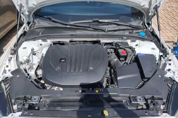 Used Volvo S60 2024 B5 Zhiya Sport Edition Engine Bay