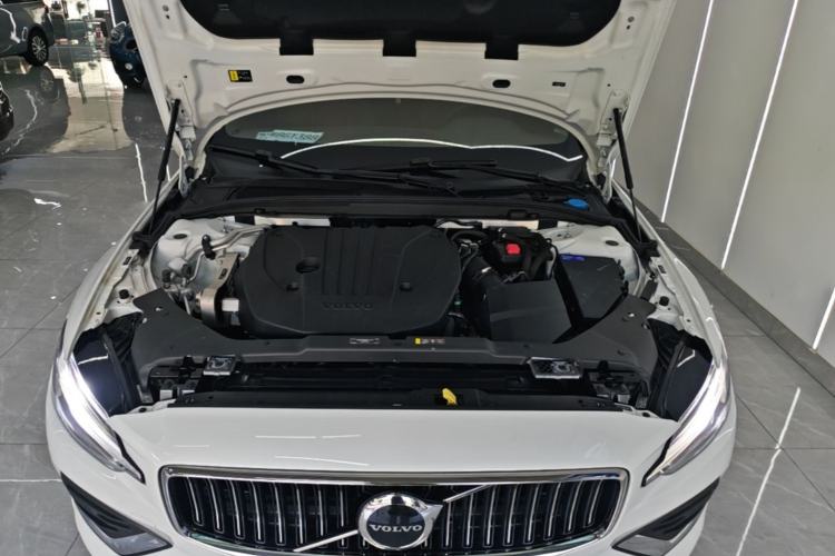 Used Volvo S60 2024 B4 Zhiyi Luxury Edition Engine Bay