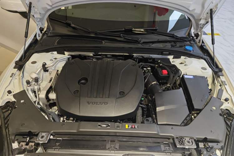 Used Volvo S60 2024 B4 Zhiyi Luxury Edition Engine Bay