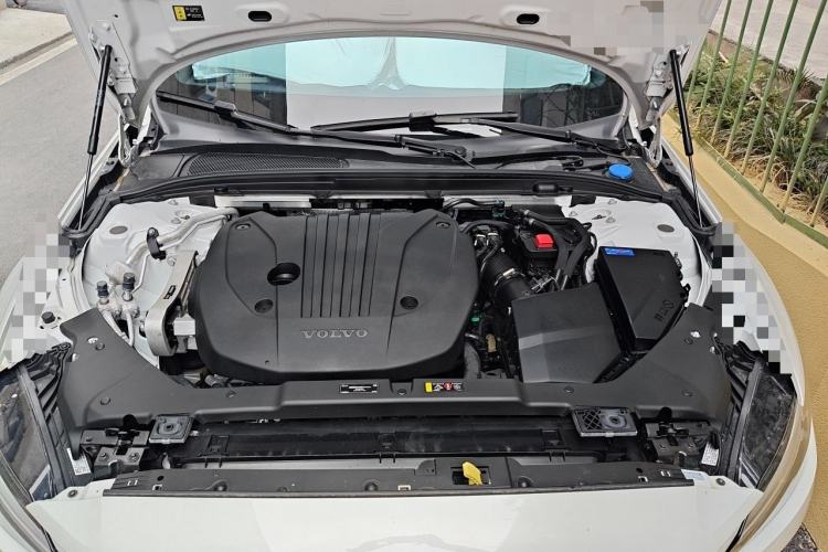 Used Volvo S60 2024 B4 Zhiyuan Luxury Edition Engine Bay