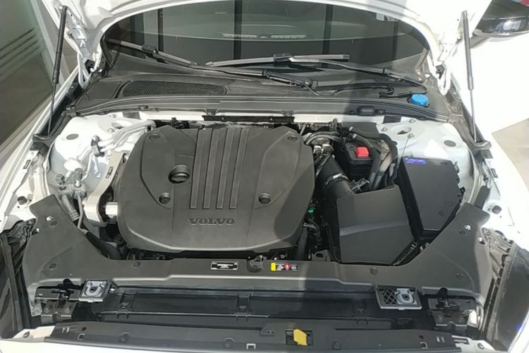Used Volvo S60 2024 B5 Zhiya Sport Edition Engine Bay