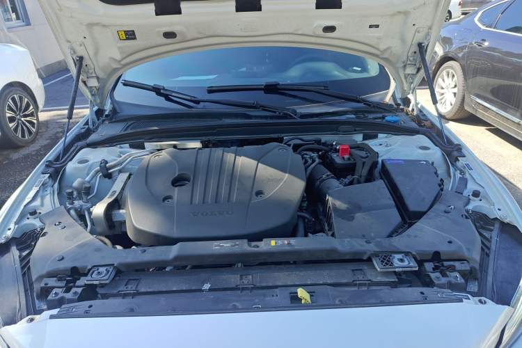 Used Volvo S60 2024 B4 Zhiyuan Luxury Edition Engine Bay