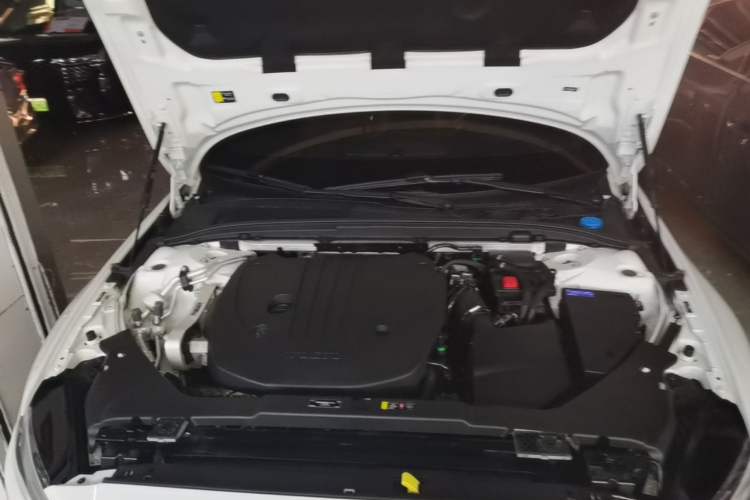 Used Volvo S60 2024 B4 Zhiyi Luxury Edition Engine Bay