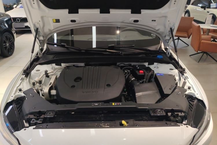 Used Volvo S60 2024 B4 Zhiyuan Luxury Edition Engine Bay