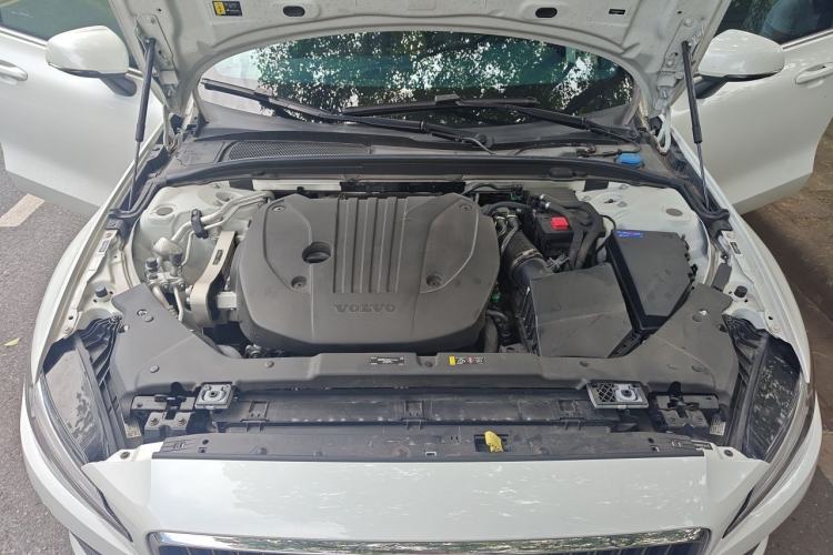 Used Volvo S60 2024 B4 Zhiyi Luxury Edition Engine Bay