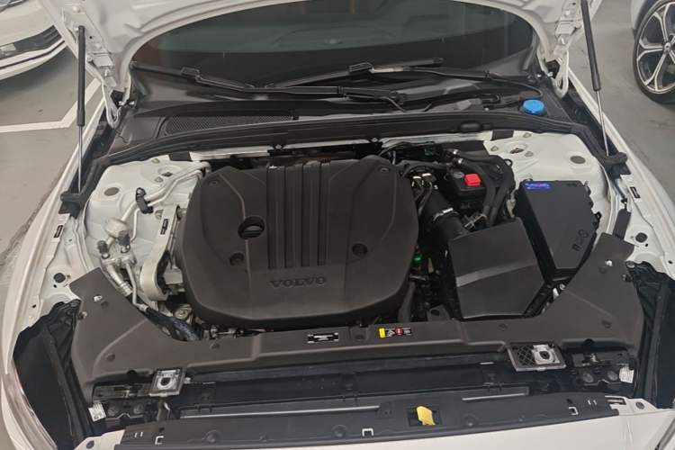 Used Volvo S60 2024 B4 Zhiyi Luxury Edition Engine Bay