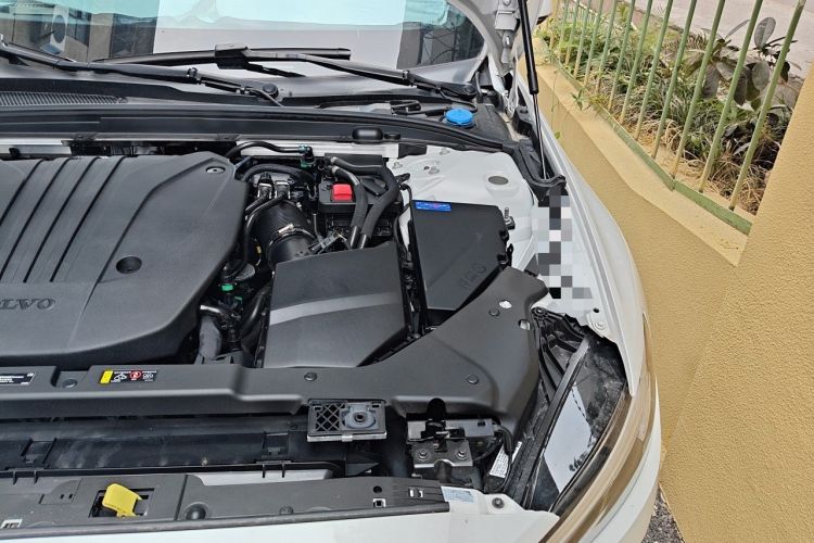 Used Volvo S60 2024 B4 Zhiyuan Luxury Edition Engine Bay Left