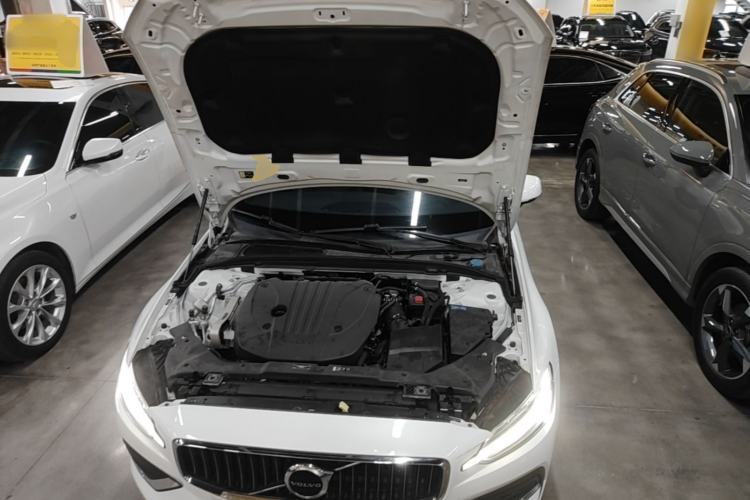 Used Volvo S60 2024 B4 Zhiyuan Luxury Edition Engine Bay