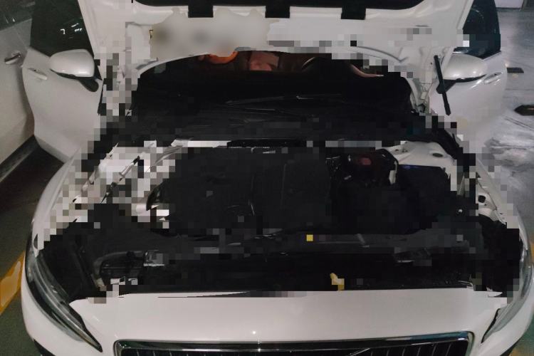 Used Volvo S60 2024 B4 Zhiyuan Luxury Edition Engine Bay