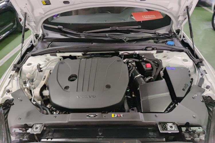 Used Volvo S60 2024 B4 Zhiyuan Luxury Edition Engine Bay