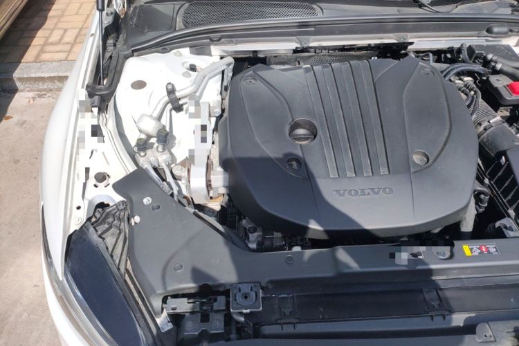 Used Volvo S60 2024 B5 Zhiya Sport Edition Engine Bay Right