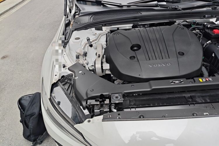 Used Volvo S60 2024 B4 Zhiyuan Luxury Edition Engine Bay Right