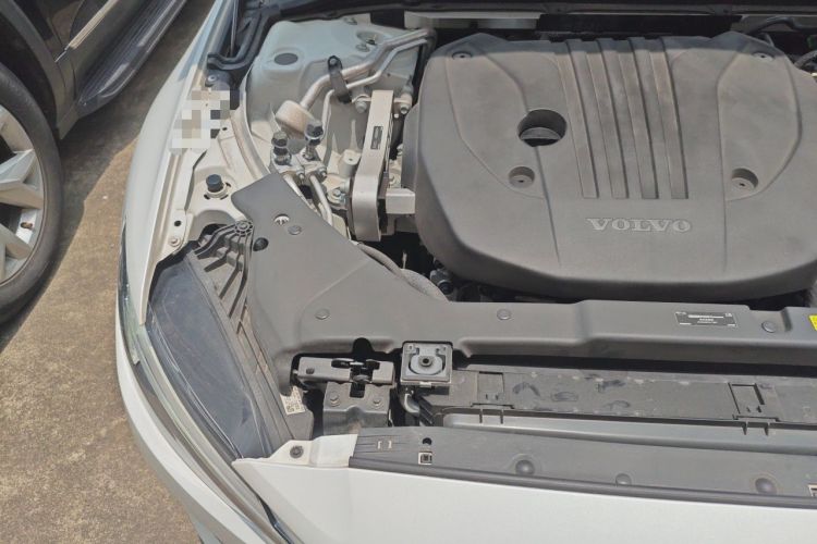 Used Volvo S60 2024 B4 Zhiyi Luxury Edition Engine Bay Right