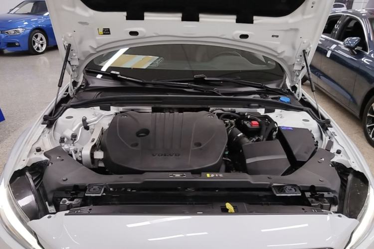 Used Volvo S60 2024 B4 Zhiyi Luxury Edition Engine Bay