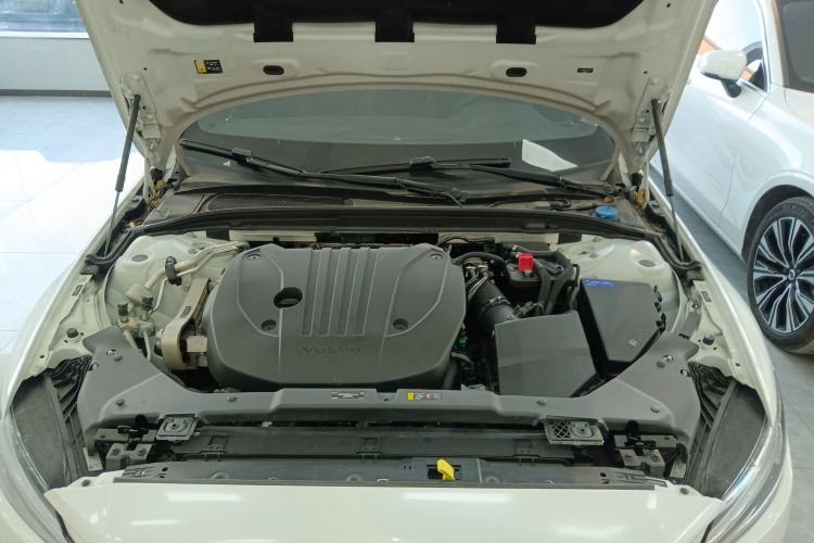 Used Volvo S60 2024 B4 Zhiyuan Luxury Edition Engine Bay