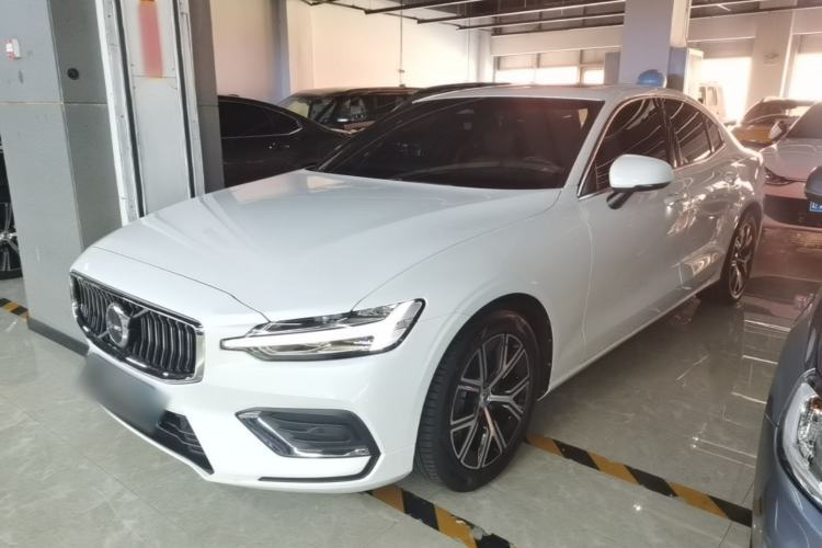 Used Volvo S60 2024 B4 Zhiyi Luxury Edition Guazi used car, China used car export, Used car for sale, Used  cars, Cheapest cars for sale