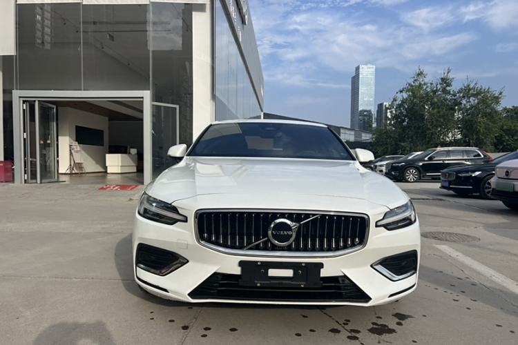 Used Volvo S60 2024 B4 Zhiyuan Luxury Edition Exterior 1