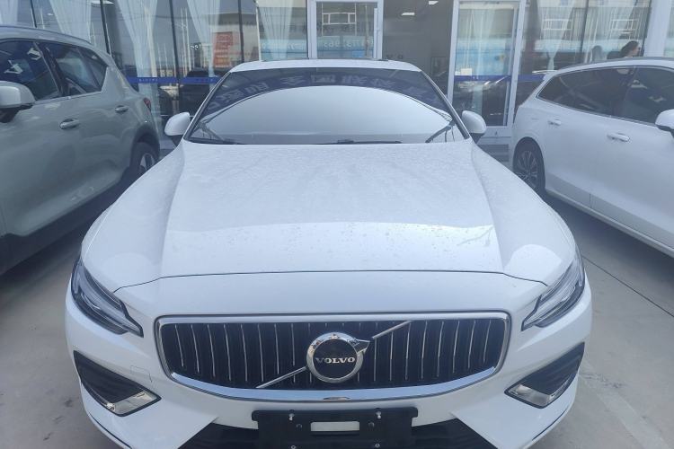 Used Volvo S60 2024 B4 Zhiyuan Luxury Edition Exterior 1