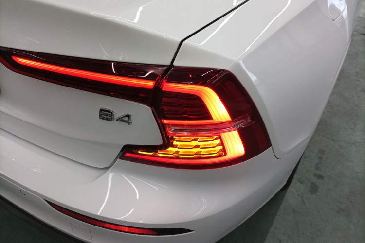Used Volvo S60 2024 B4 Zhiyuan Luxury Edition Exterior 1
