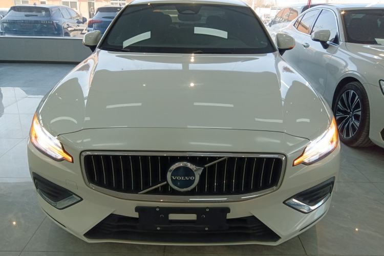 Used Volvo S60 2024 B4 Zhiyuan Luxury Edition Exterior 1